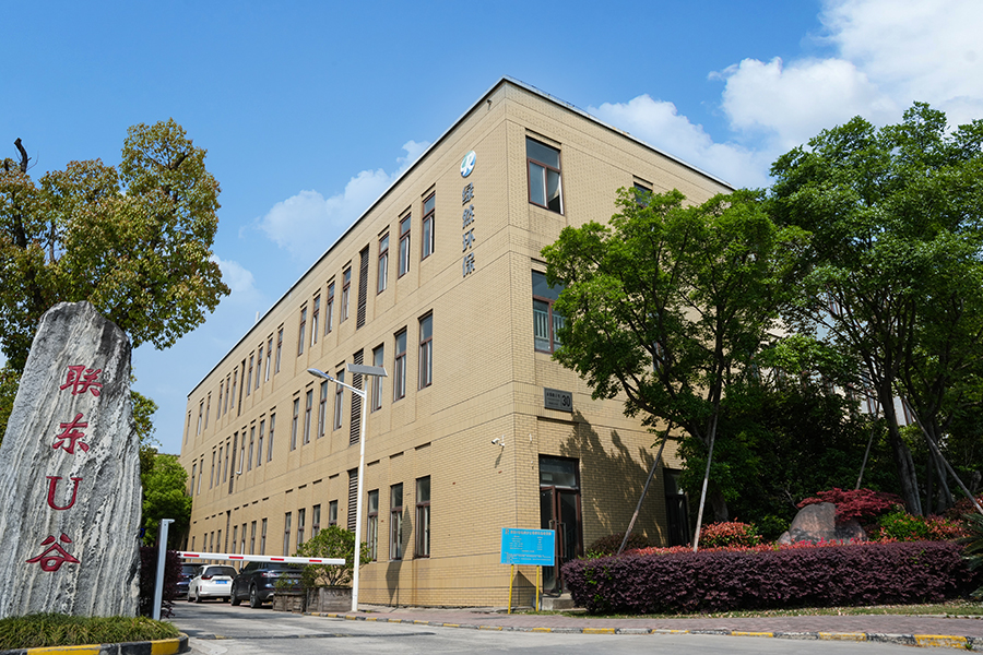 Фабричный экстерьер