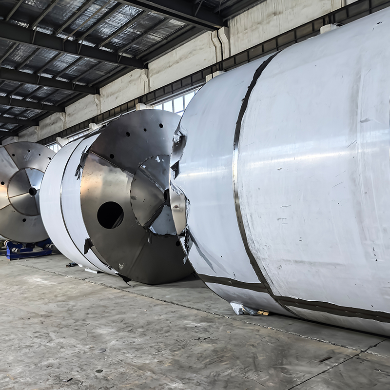 Накопительные емкости из нержавеющей стали